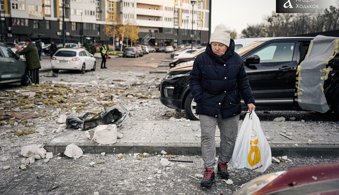 Пошкоджено щонайменше 3 багатоповерхівки - фоторепортаж з Дніпровського району столиці