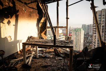 У Києві триває розбір завалів після російської атаки: у ДСНС розповіли деталі
