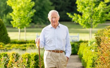 Букингемский дворец показал новое фото короля Чарльза по случаю его 77-летия