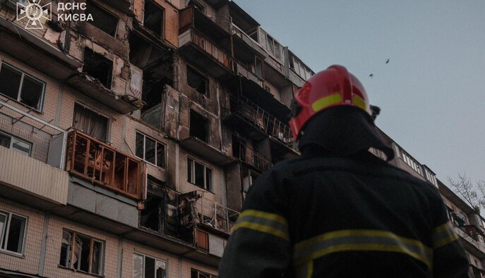 У Києві завершили рятувальні роботи після російського удару по Деснянському району