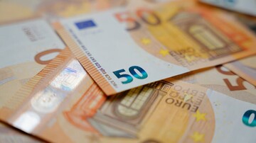 Выплаты украинцам в Германии могут снизить — DW назвала категории