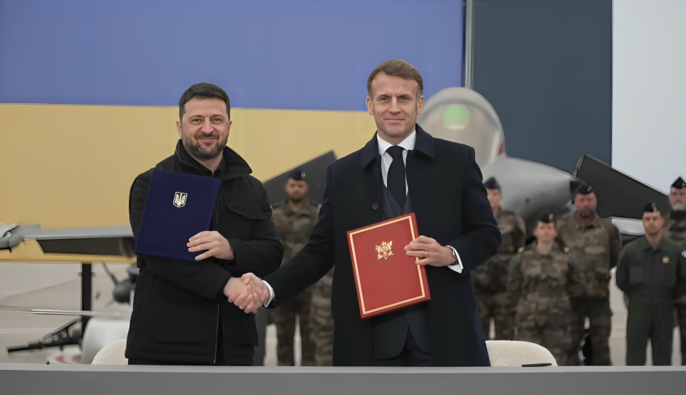 Зеленський і Макрон в Парижі підписали оборонну угоду для посилення України