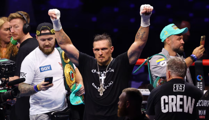 Усик відмовився від титулу WBO у надважкій вазі
