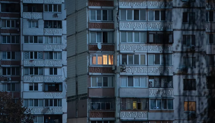 Россия снова бьет по энергетической инфраструктуре: в ряде областей – аварийные отключения 