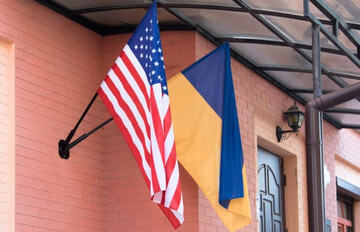 Міністр армії США Дрісколл та генерал Джордж прибули до Києва з неоголошеним візитом