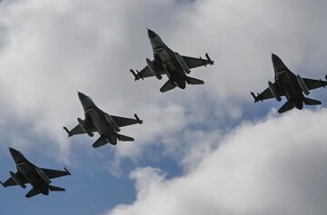 Уночі Румунія підіймала винищувачі через вторгнення дрона в її повітряний простір