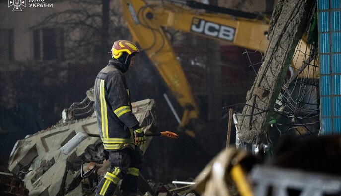 У Тернополі шукають зниклих під завалами після російської атаки: у міськраді розповіли про ситуацію у місті