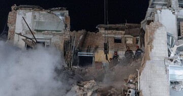 В Тернополе более 200 спасателей разбирают завалы после российского удара: ГСЧС сообщили о ситуации