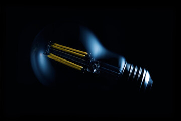 Години чи дні: на який час українцям відключатимуть світло цієї зими