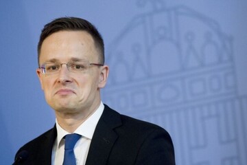 Сіярто: ЄС повинен припинити фінансову підтримку України на тлі корупційного скандалу