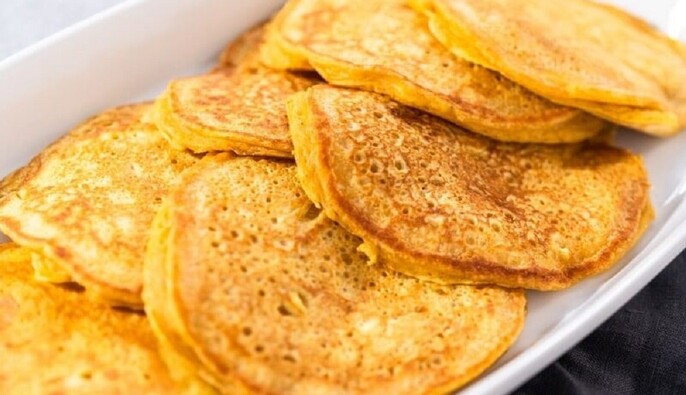 Идеальные с соусом: Евгений Клопотенко рассказал, как приготовить соленые тыквенные оладьи