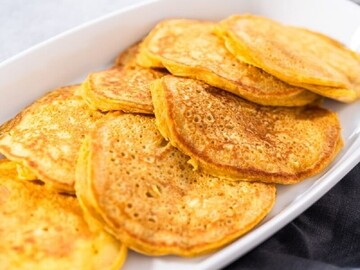 Ідеальні з соусом: Євген Клопотенко розповів, як приготувати солоні гарбузові оладки