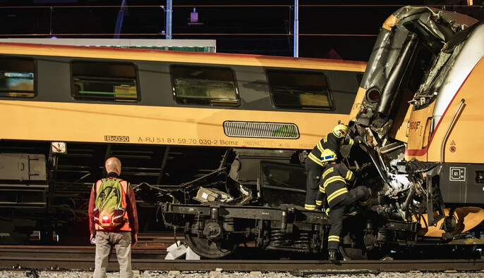 У Чехії внаслідок зіткнення двох пасажирських потягів постраждали 40 людей