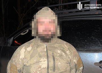 ДБР затримало ексначальника ТЦК з Донеччини, який за гроші допомагав військовим тікати з частин на Сумщині