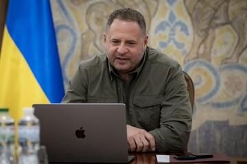 Более трети украинцев считают, что Ермак наносит вред имиджу президента – опрос