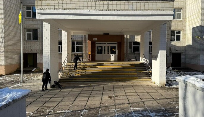 Во Львове во время родительской встречи произошла стрельба – есть пострадавший