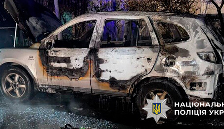 У Києві завідувач кафедри одного зі столичних вишів через ревнощі підпалив автомобіль нового обранця колишньої співмешканки