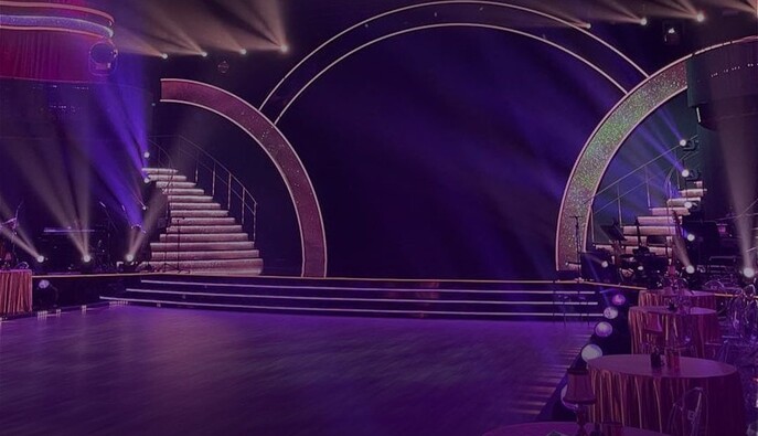 Ветеранка, стендап-комік і телеведуча: на 