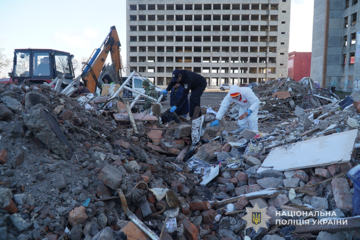 Поиск пропавших без вести от удара РФ в Тернополе продолжается: что известно