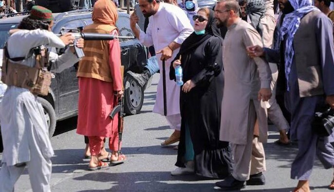 В Афганистане талибы потребовали доносить на женщин, которые не повинуются мужчинам