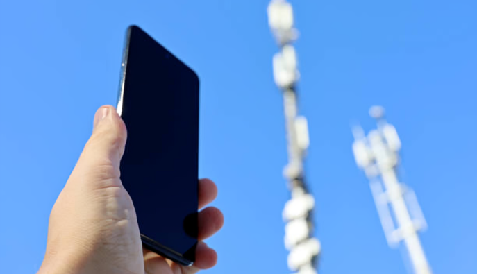 Зеленский подписал закон о быстром и стабильном мобильном интернете для украинцев – что изменится