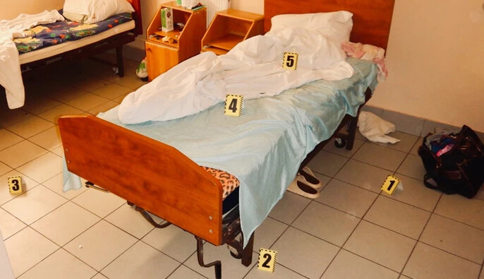 У лікарні на Прикарпатті пацієнт поранив людину зі зброї: слідчі оголосили про підозру