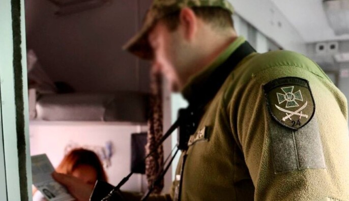 Уряд дозволив проводити прикордонний і митний контроль у вагонах потяга