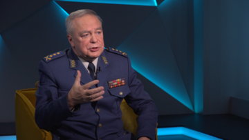 "Трамп встал в шеренгу с Путиным": генерал Романенко про мирный план США, ОТРК "Сапсан" и дальнейшую борьбу Украины