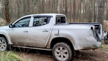 Росіяни вдарили FPV-дроном по авто лісівника на Сумщині: деталі