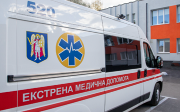 В Херсоне оккупанты сбросили взрывчатку с дрона на авто: погибли женщина и ребенок