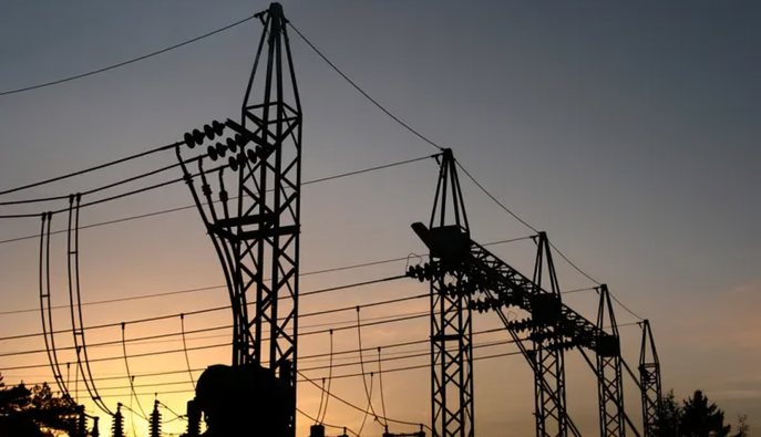 Энергетики ввели аварийные ограничения в трех областях из-за предварительных ударов РФ