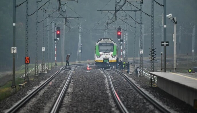 Суд в Варшаве заочно арестовал двух украинцев за диверсии на железной дороге