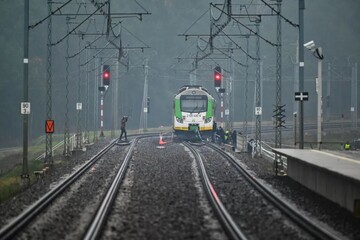 Суд в Варшаве заочно арестовал двух украинцев за диверсии на железной дороге