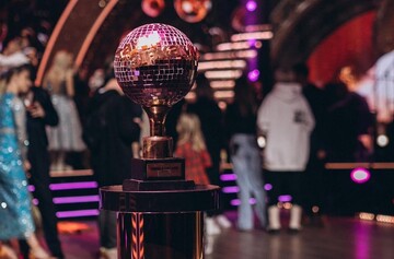 Герой "Холостяка", известный музыкант и ведущая новостей: объявлена ​​новая тройка участников "Танців з зірками"