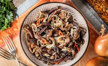 Перец чили точно понадобится: Клопотенко рассказал, как правильно жарить опята