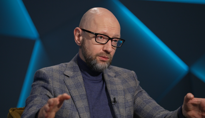 Яценюк: Мирний план з 28 пунктів – це повзуча капітуляція, але він зіграв Україні на користь