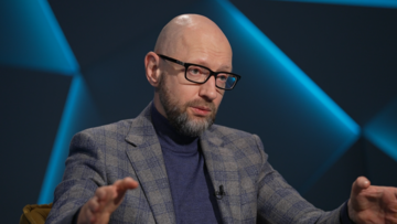 Яценюк: Мирный план с 28 пунктов – это ползучая капитуляция, но он сыграл Украине на пользу