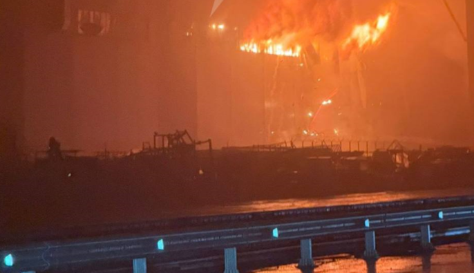 Горит склад с аккумуляторами: в РФ вспыхнул пожар в зоне, где производят дроны 