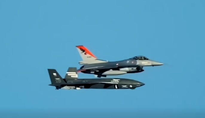 Беспилотник от Baykar впервые попал ракетой в воздушную цель