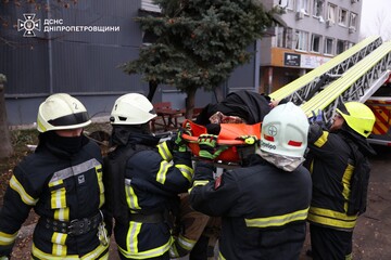 Кількість постраждалих в Дніпрі після удару РФ зросла до 27 – рятувальники