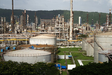 Bloomberg: Скидки заставляют индийские заводы покупать российскую нефть под санкциями