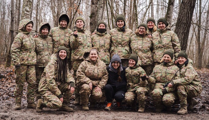 «Моє Рідне Різдво»: Аврора та ГО «Землячки» збирають 10 млн грн на пошиття зимової форми для захисниць 