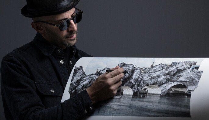 Как 40 лет назад: мост Pont Neuf через реку Сену в Париже обернут тканью