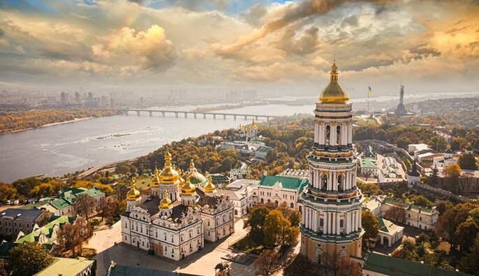 7 грудня — яке сьогодні церковне свято, історія, традиції та прикмети