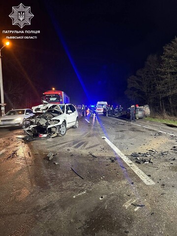 На трасі Львів–Шегині сталася ДТП, рух ускладнений