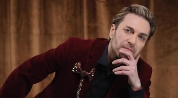 "Очередное выступление": EL Кравчук показал архивное фото времен яркой молодости