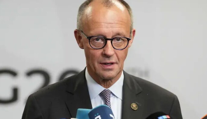 Reuters: Мерц хоче, аби країни ЄС розділити ризики використання заморожених активів РФ