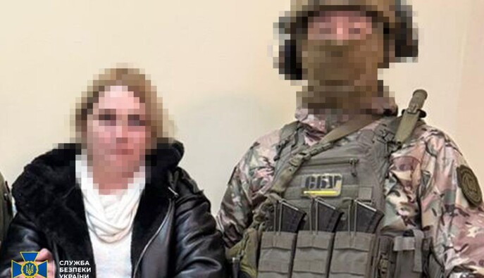 У Краматорську продавчиню мілітарі-магазину підозрюють у коригування ударів ворога по місту