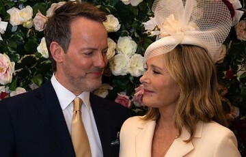 "Он немного бунтарь": 69-летняя звезда сериала "Секс и город" вышла замуж