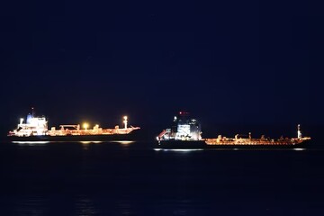 ЕС и G7 могут запретить перевозку российской нефти, отказываясь от ограничения цен